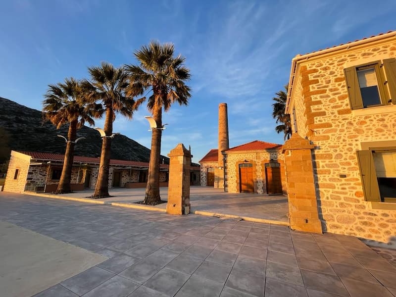 Loutra Village